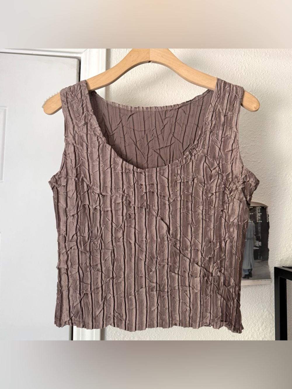 BABETTE SF taupe tan pleated plisse‎ stretchy scoop crew neck cropped tank top